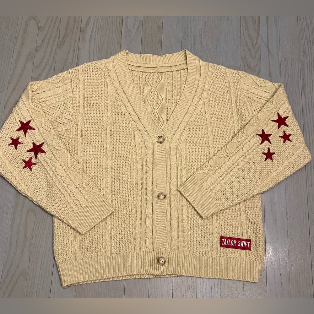 ❤️⭐️TAYLOR SWIFT SWEATER⭐️❤️